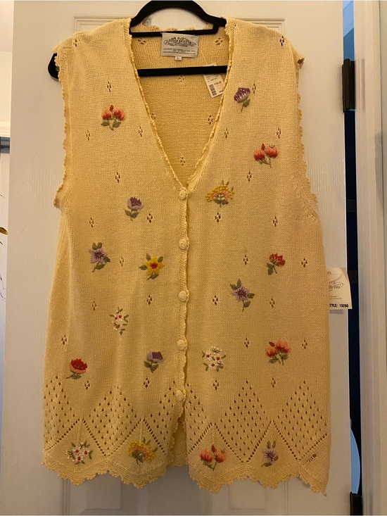 Susan Bristol Sweaters - Susan Bristol NWT Large Pale Yellow Embroidered Floral Knit Vest Cottage 90’s